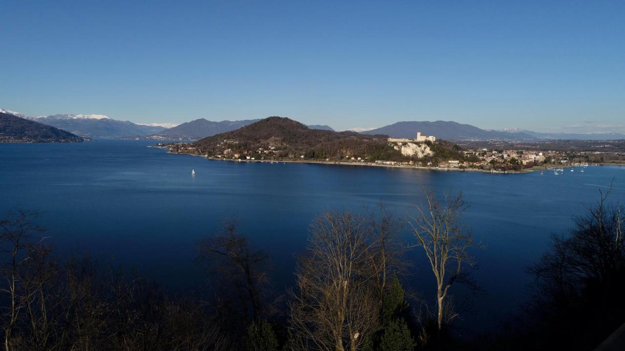 La Casa Nel Parco Villa Arona Eksteriør billede